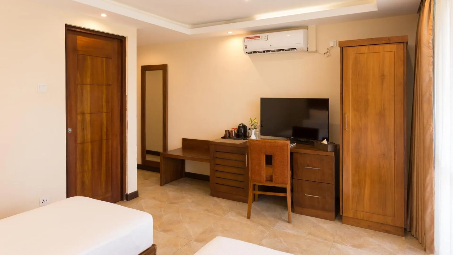 Serene Kandy Hotel