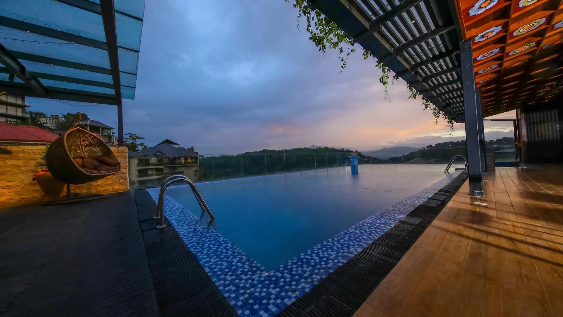 **** Hotel Serene Kandy Sri Lanka